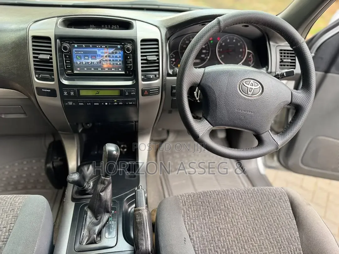 Toyota Land Cruiser Prado 2.7 5dr 2004 Gray