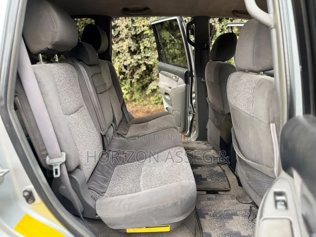 Toyota Land Cruiser Prado 2.7 5dr 2004 Gray