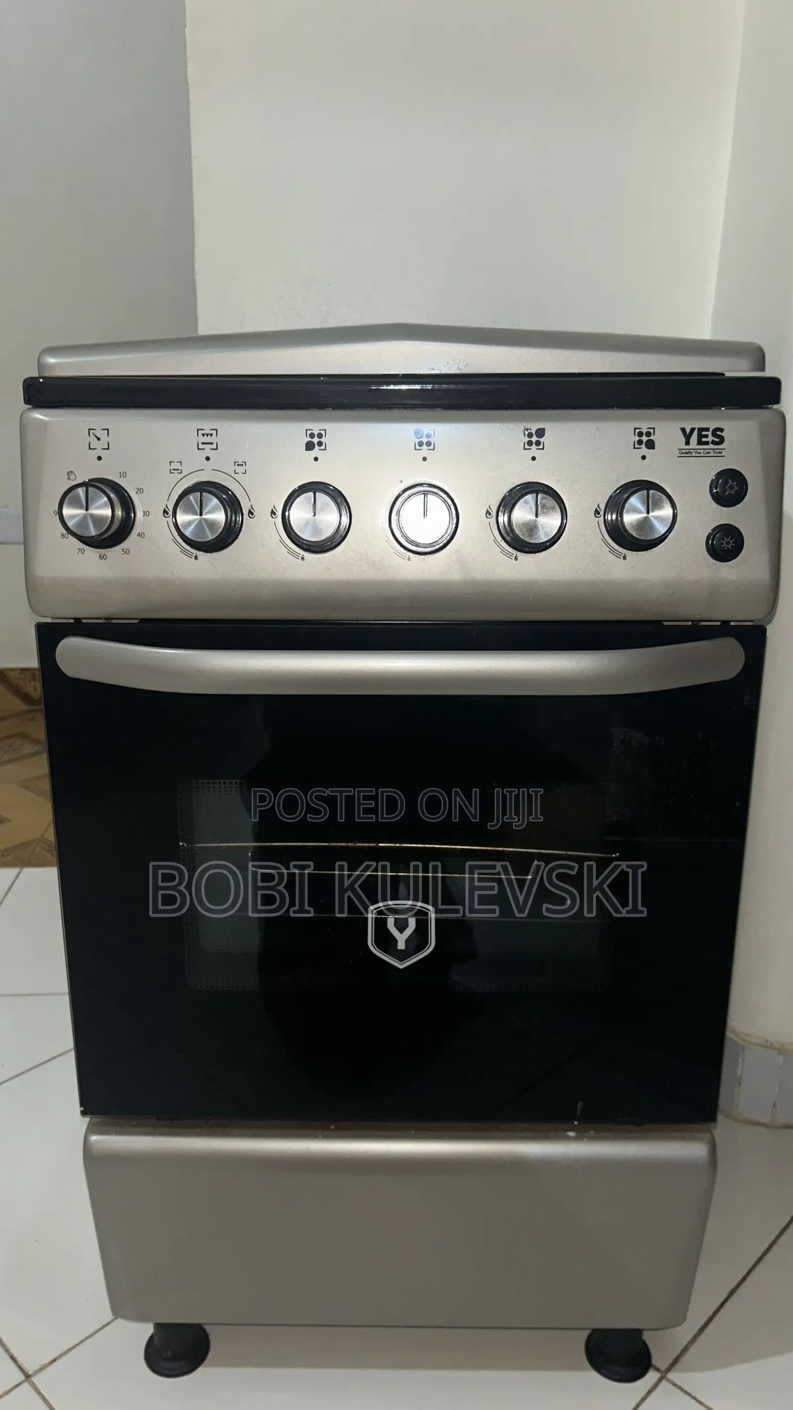 YES: 4 Burner Gas Oven/Cooker