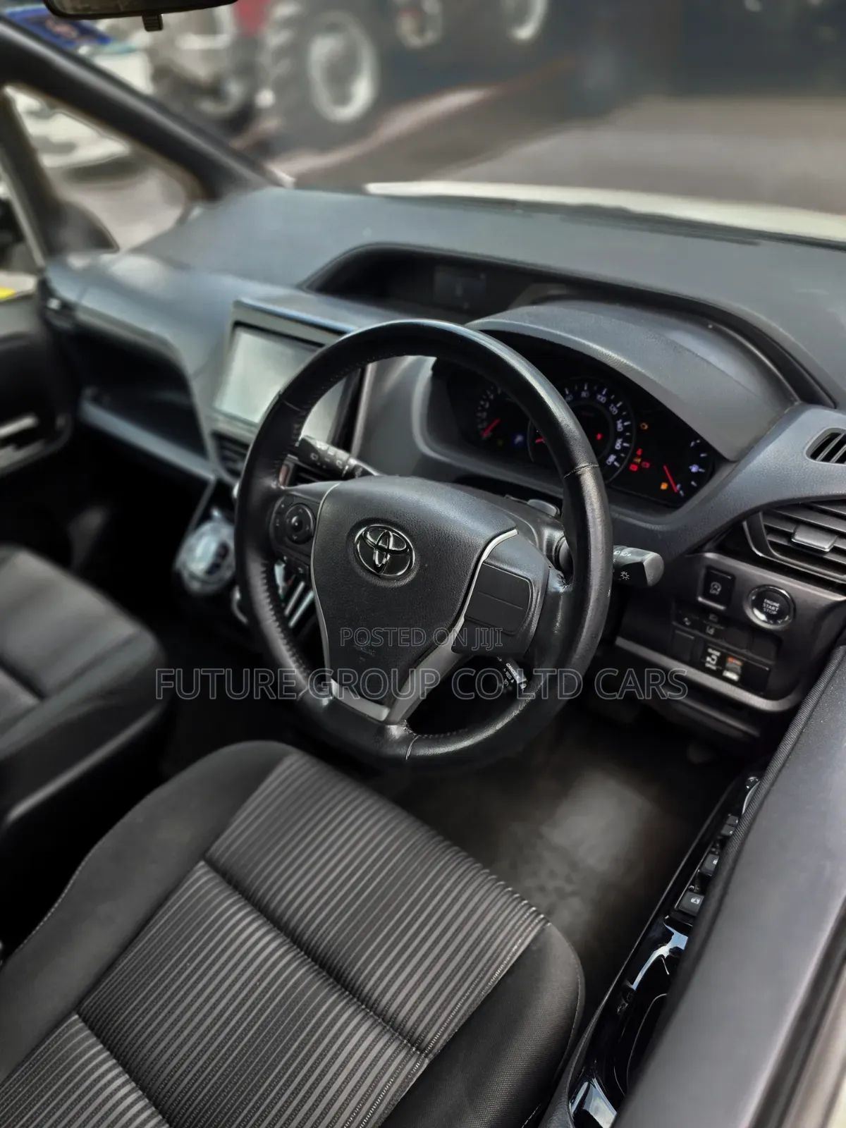 Toyota Noah 2017 White