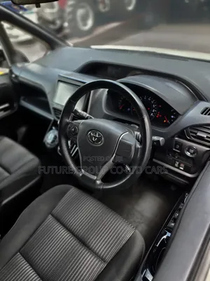 Toyota Noah 2017 White