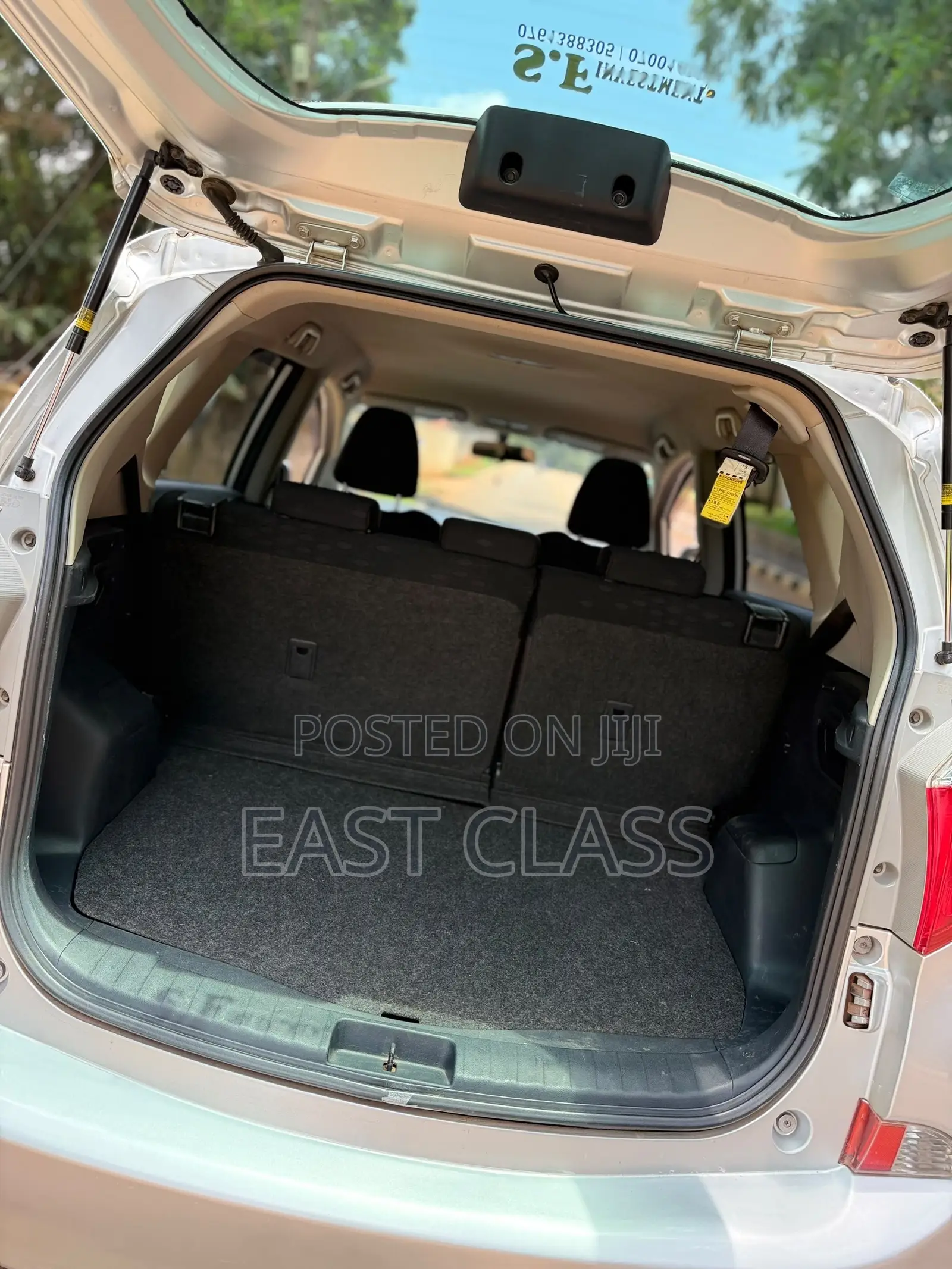 Toyota Ractis 1.5 FWD 2012 Silver