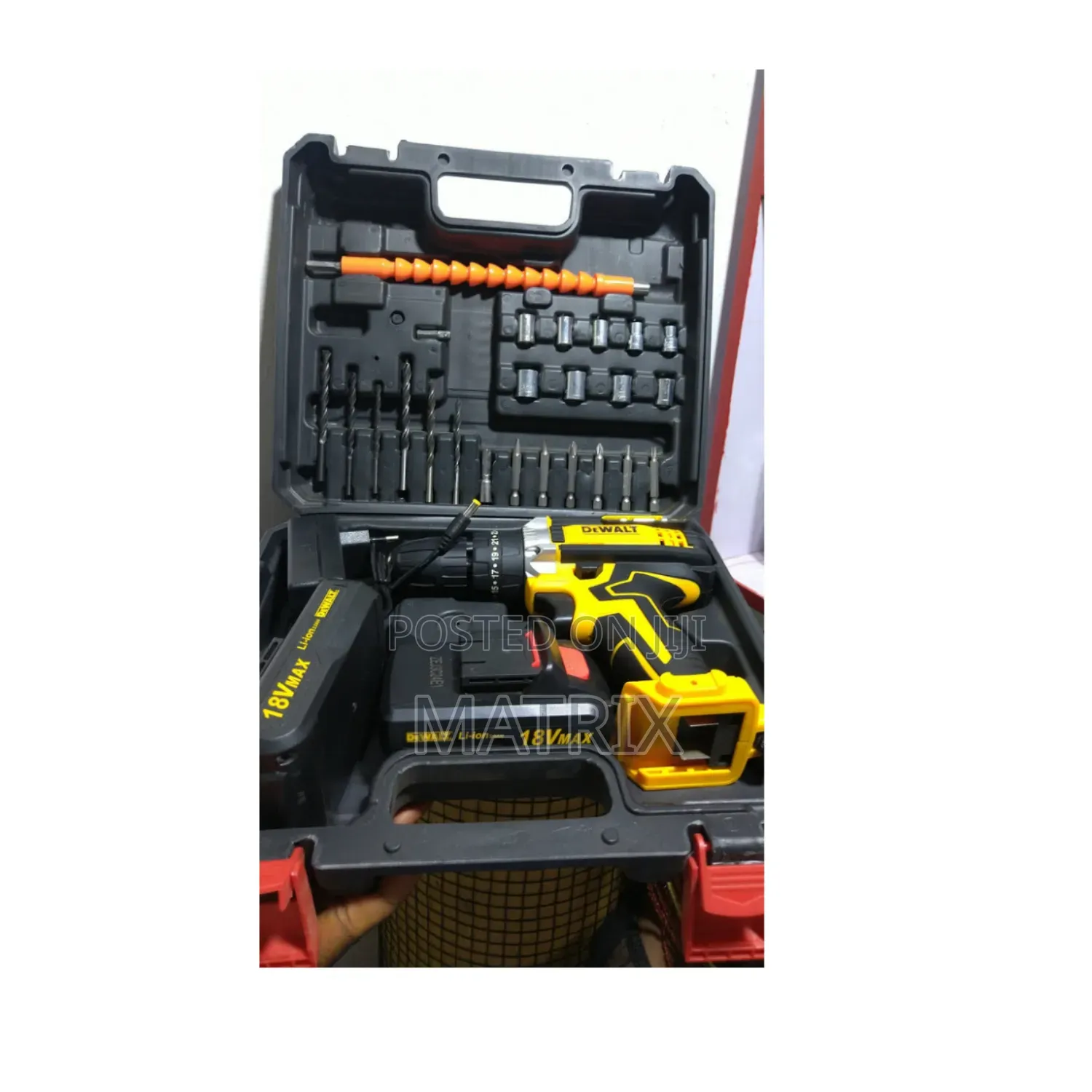 DeWalt 18V Cordless Drill Machine Set With Drill Bits