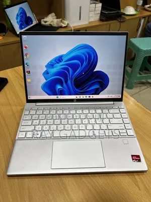 New Laptop HP Pavilion 13 16GB AMD Ryzen 7 SSD 256GB