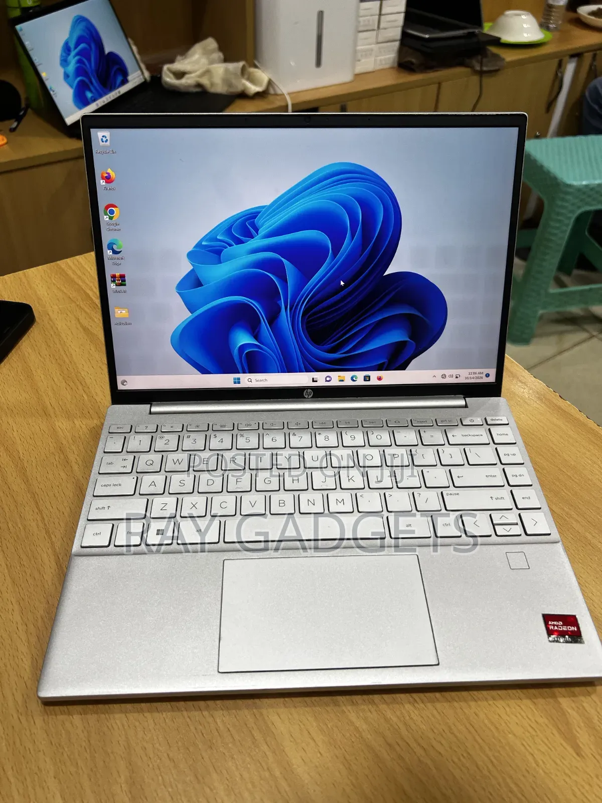 New Laptop HP Pavilion 13 16GB AMD Ryzen 7 SSD 256GB