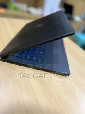 New Laptop Dell Latitude 7400 2-in-1 16GB Intel Core i7 SSD 256GB