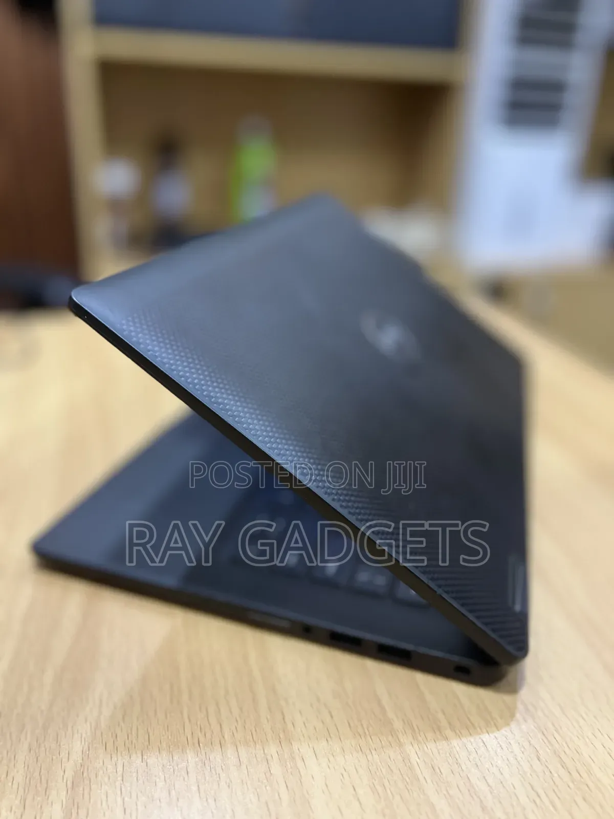 New Laptop Dell Latitude 7400 2-in-1 16GB Intel Core i7 SSD 256GB