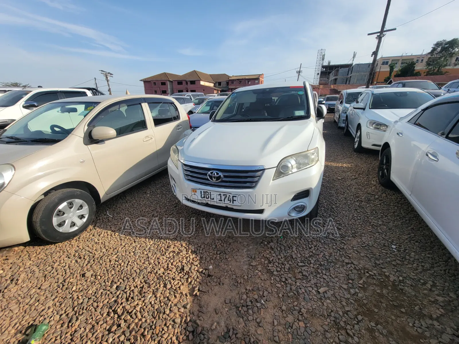 Toyota Vanguard 2012 White