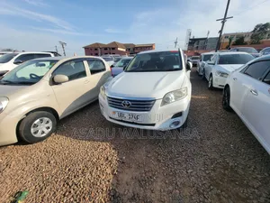 Toyota Vanguard 2012 White