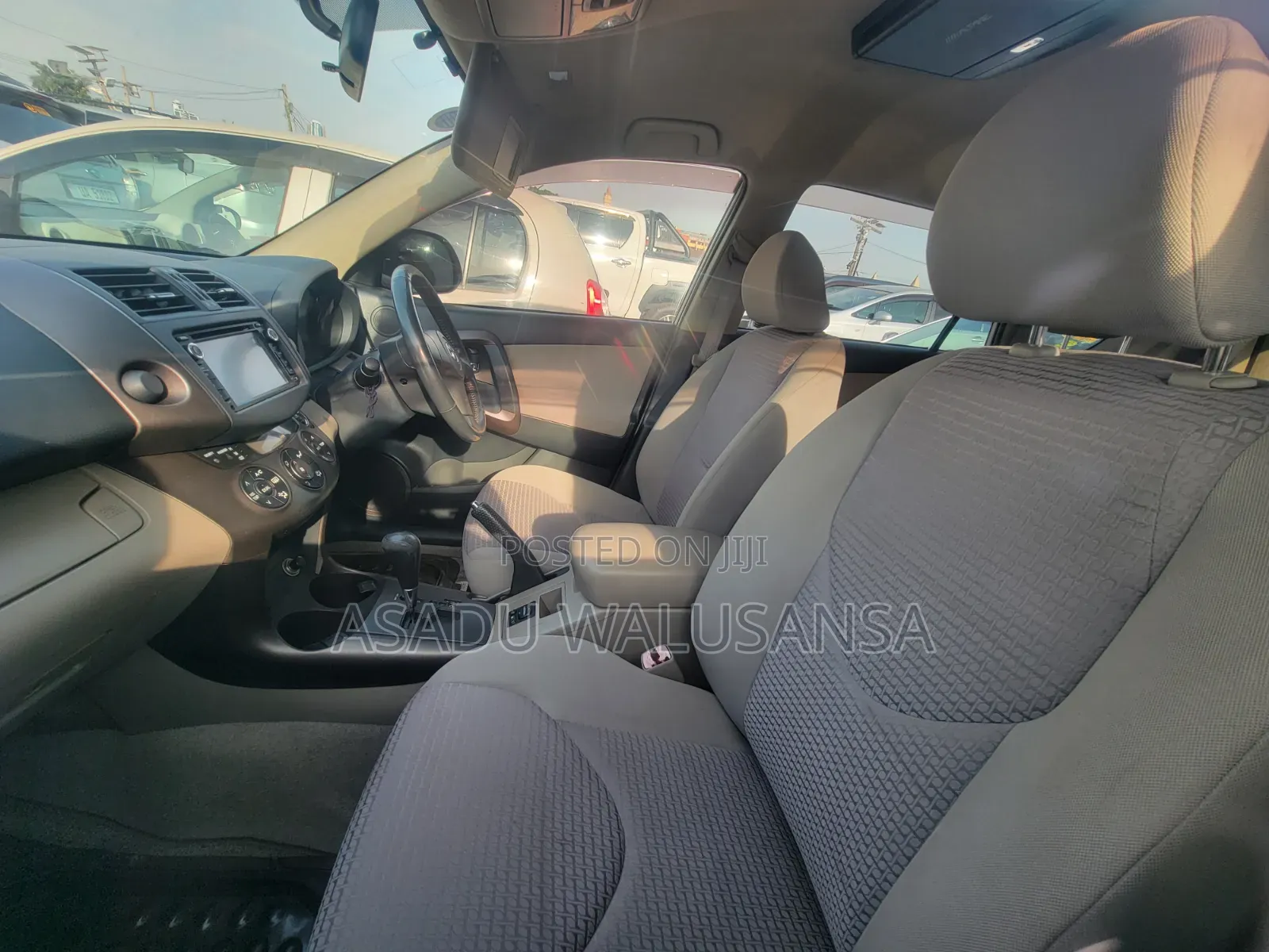Toyota Vanguard 2012 White