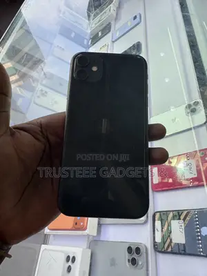 Apple iPhone 11 64 GB Black