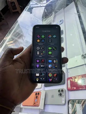 Apple iPhone 11 64 GB Black