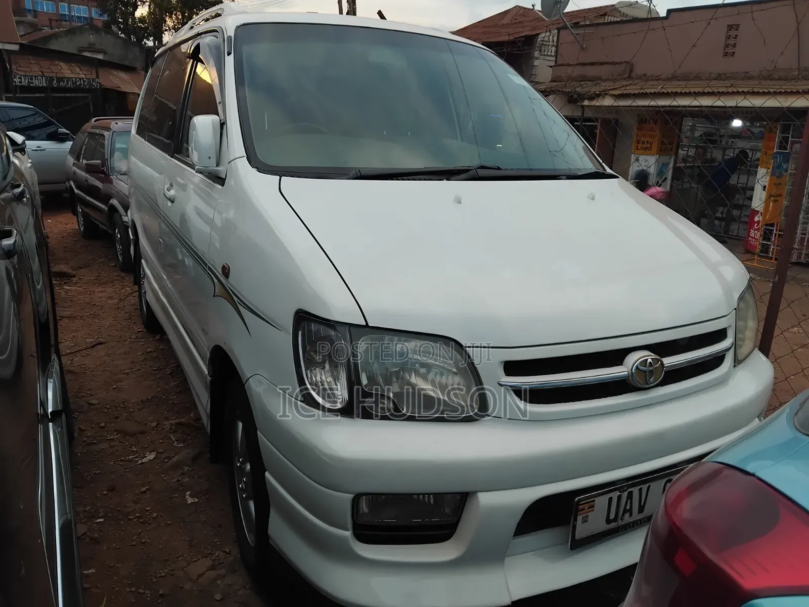 Toyota Noah 2002 Pearl