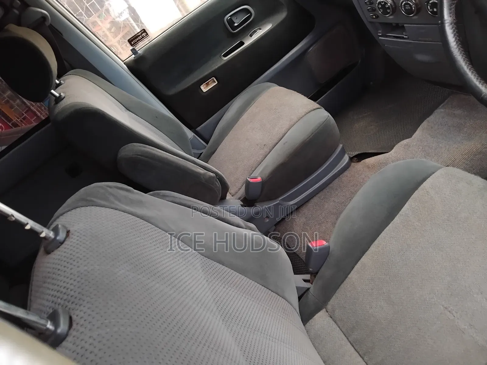 Toyota Noah 2002 Pearl