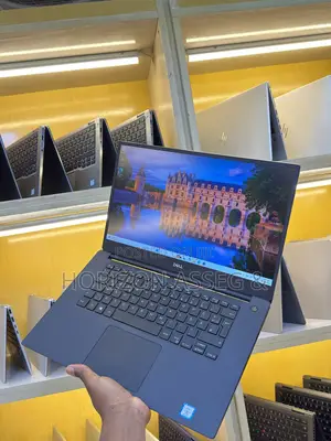 New Laptop Dell Precision 5540 8GB Intel Core i7 SSD 256GB