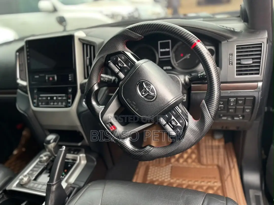 Toyota Land Cruiser 4.6 V8 ZX 2017 Black