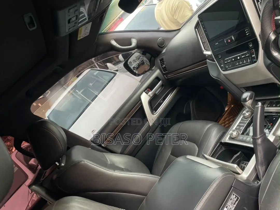 Toyota Land Cruiser 4.6 V8 ZX 2017 Black