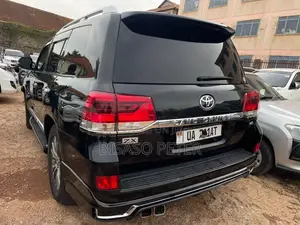 Toyota Land Cruiser 4.6 V8 ZX 2017 Black