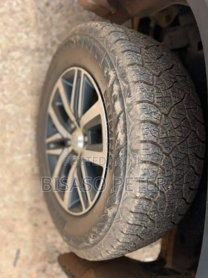 Toyota Land Cruiser 4.6 V8 ZX 2017 Black