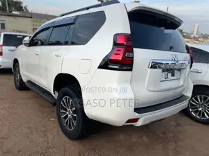 Toyota Land Cruiser Prado 2.8 D-4D 2016 White