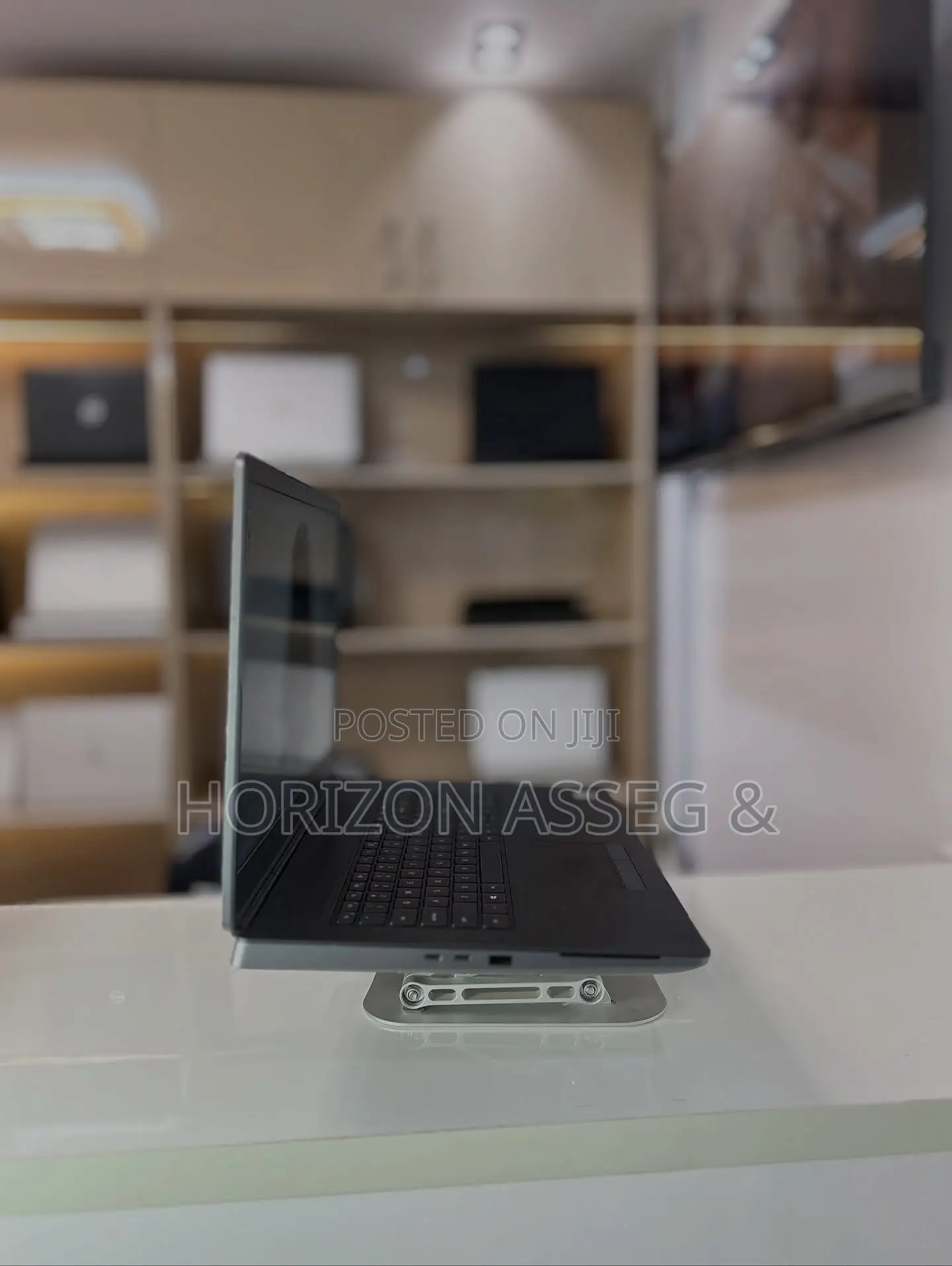 New Laptop Dell Precision 7750 8GB Intel Core i5 SSD 256GB