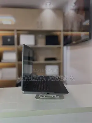 New Laptop Dell Precision 7750 8GB Intel Core i5 SSD 256GB