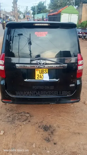 Toyota Noah 2009 Black