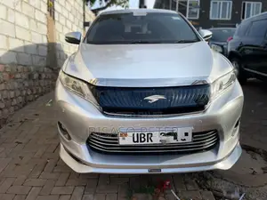 Toyota Harrier 2.0 2016 Silver