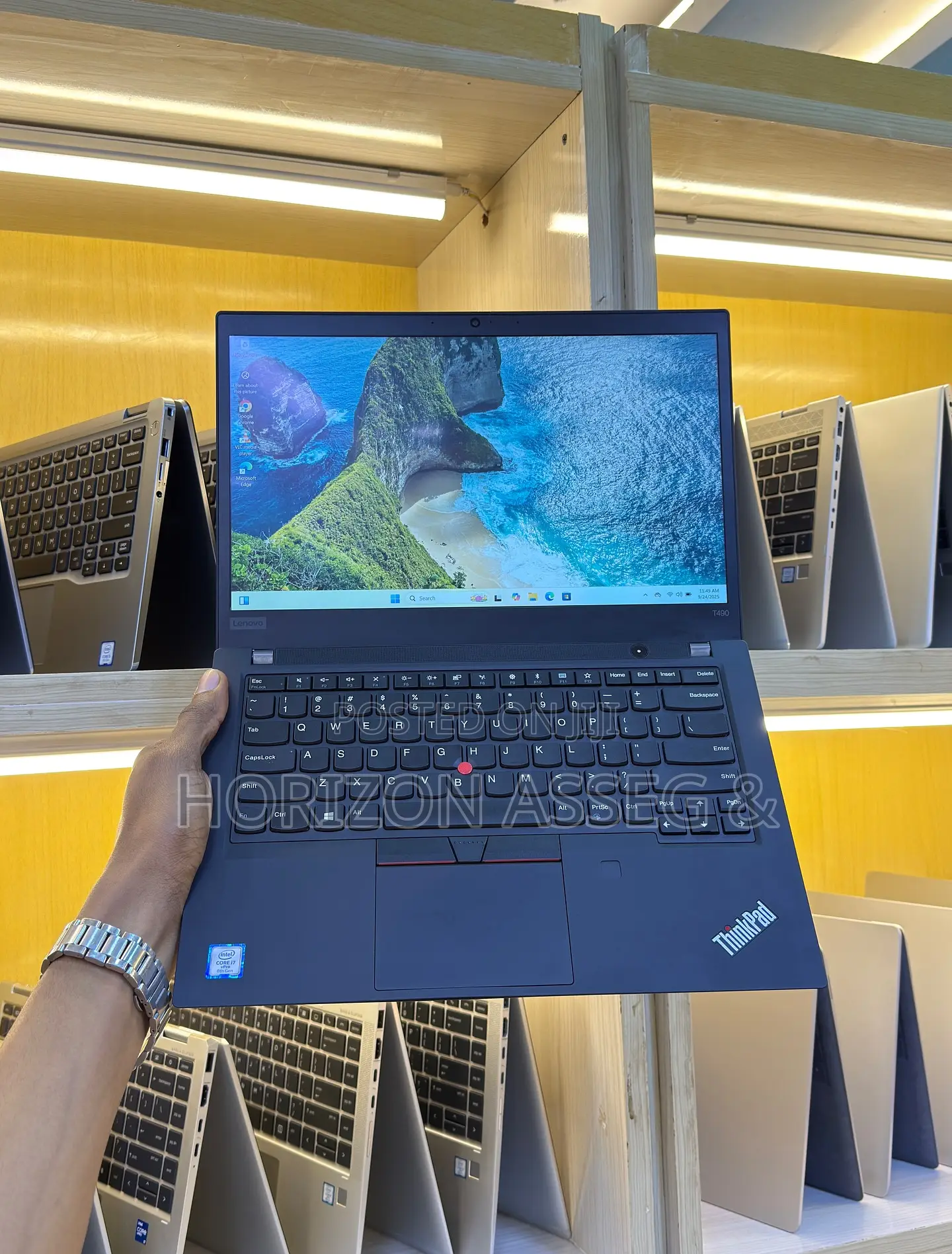 New Laptop Lenovo ThinkPad T490s 8GB Intel Core i5 SSD 256GB