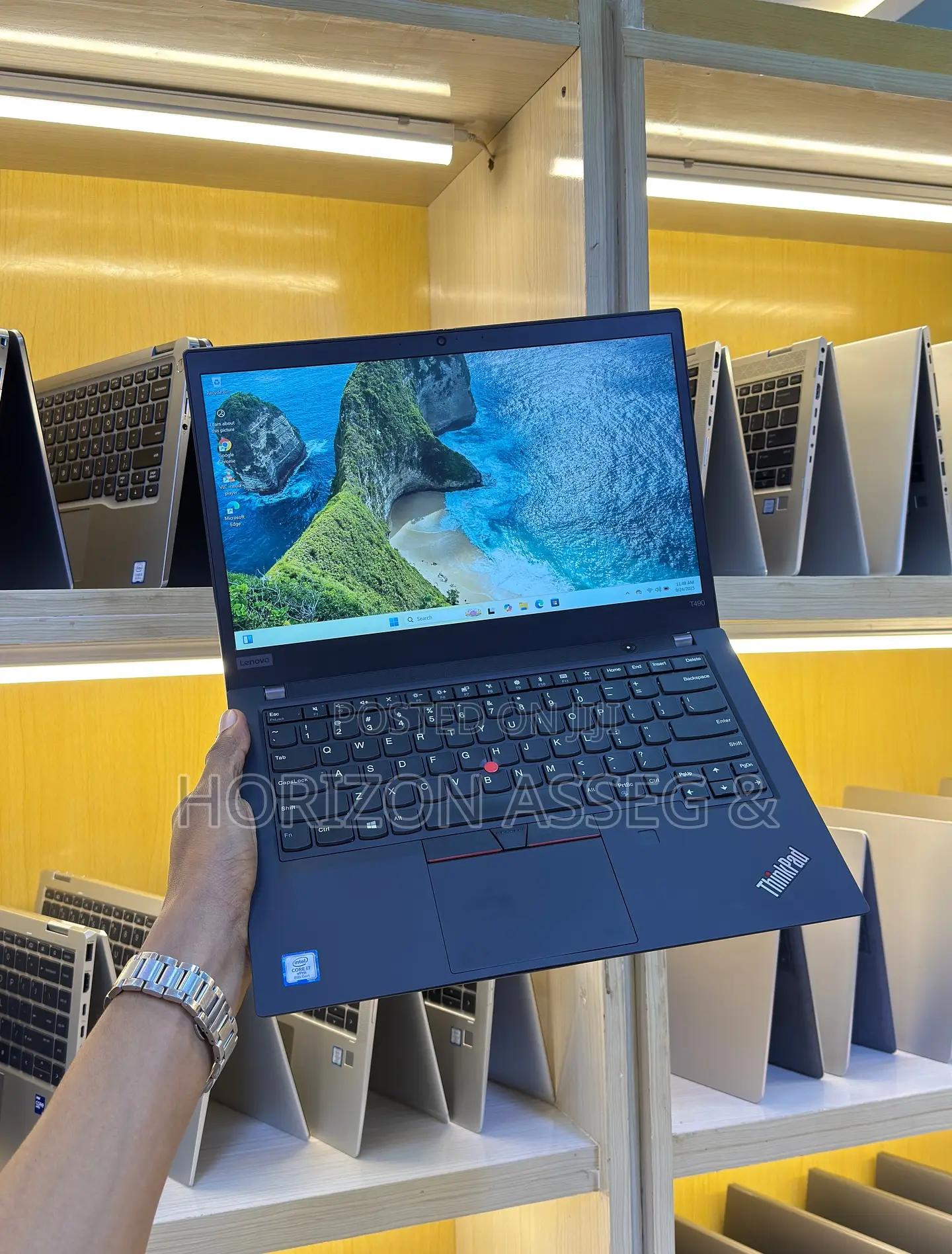 New Laptop Lenovo ThinkPad T490s 8GB Intel Core i5 SSD 256GB