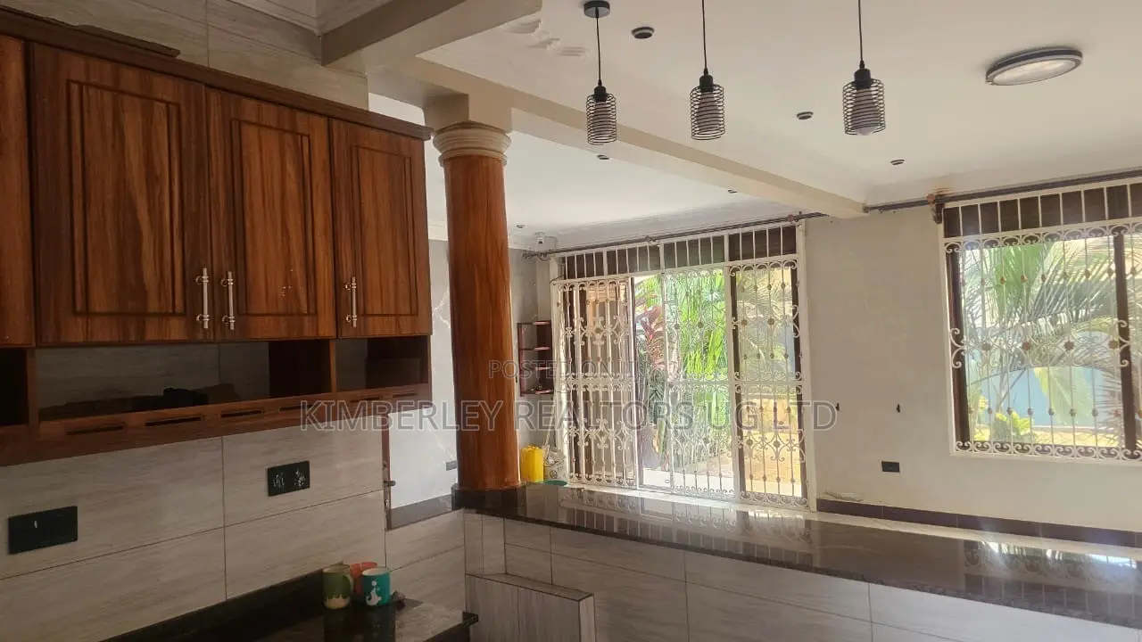 3bdrm House in Division A for sale