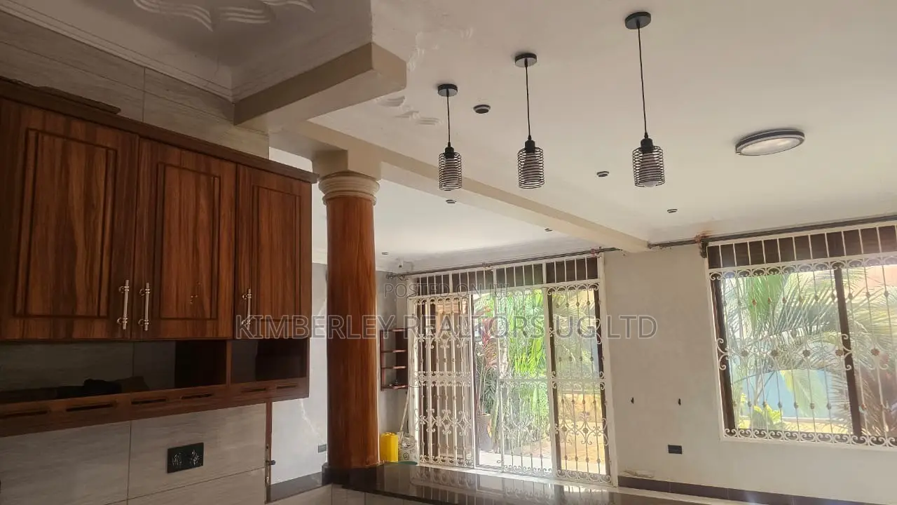 3bdrm House in Division A for sale