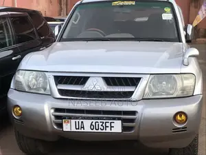 Mitsubishi Pajero 2005 Silver