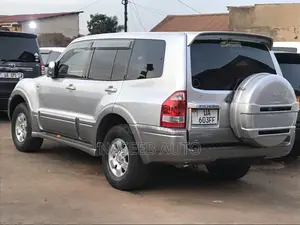 Mitsubishi Pajero 2005 Silver