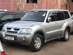 Mitsubishi Pajero 2005 Silver