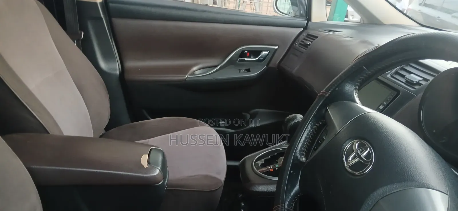 Toyota Mark X Zio 2009 Silver