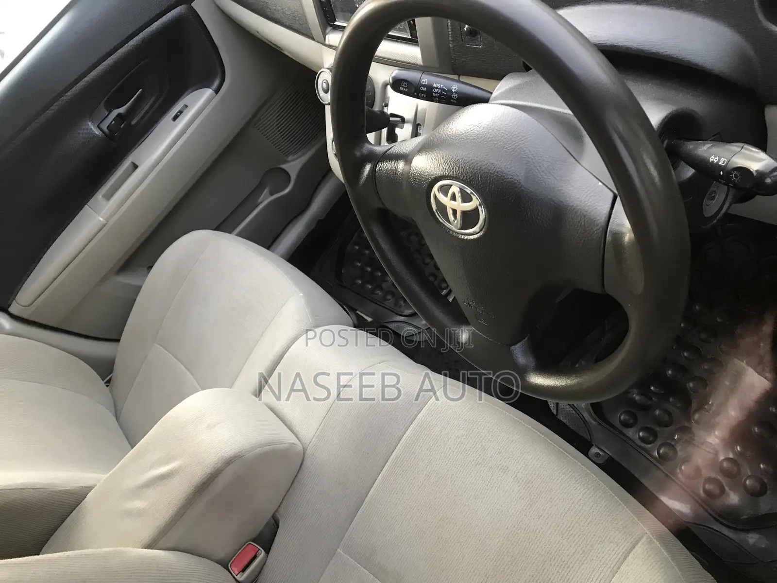 Toyota Passo Sette 2008 Silver