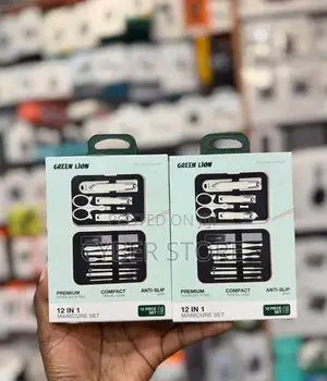 Green Lion 12-in-1 Manicure Set
