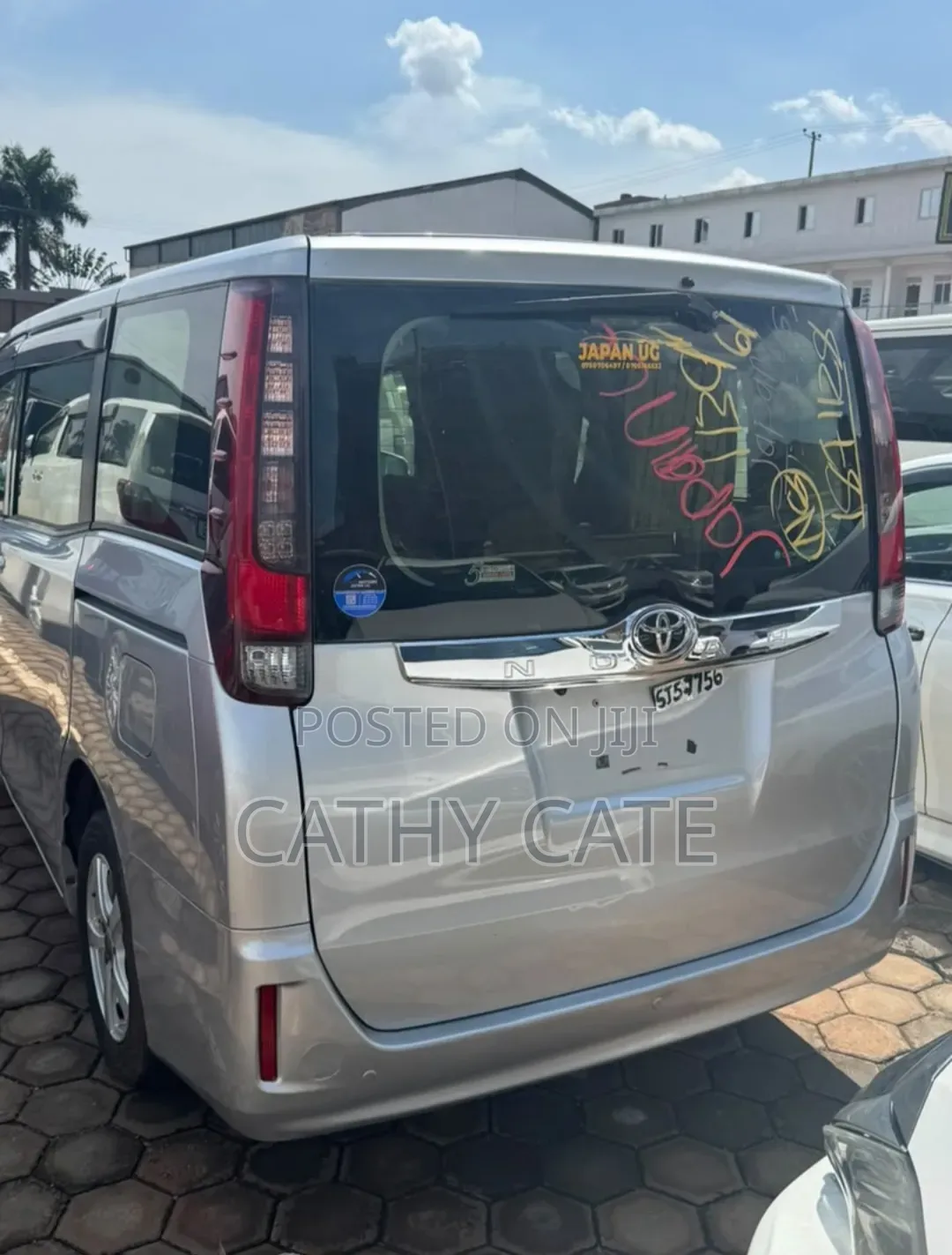 Toyota Noah 2.0 AWD (8 Seater) 2016 Gray