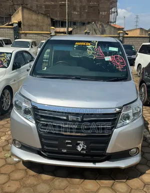 Toyota Noah 2.0 AWD (8 Seater) 2016 Gray