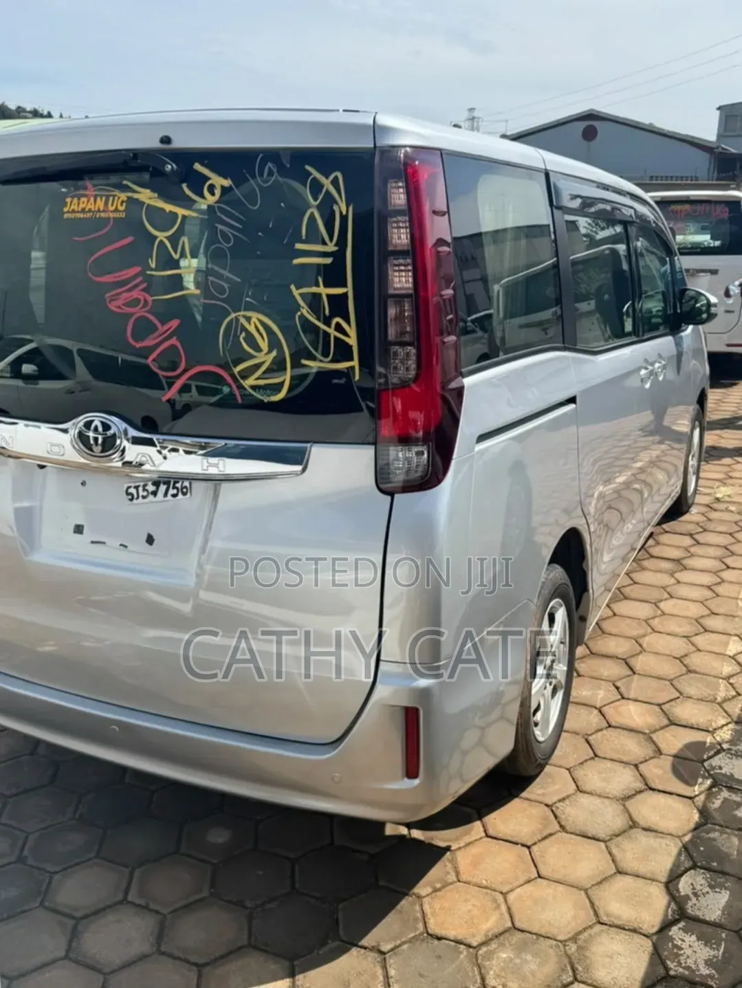 Toyota Noah 2.0 AWD (8 Seater) 2016 Gray