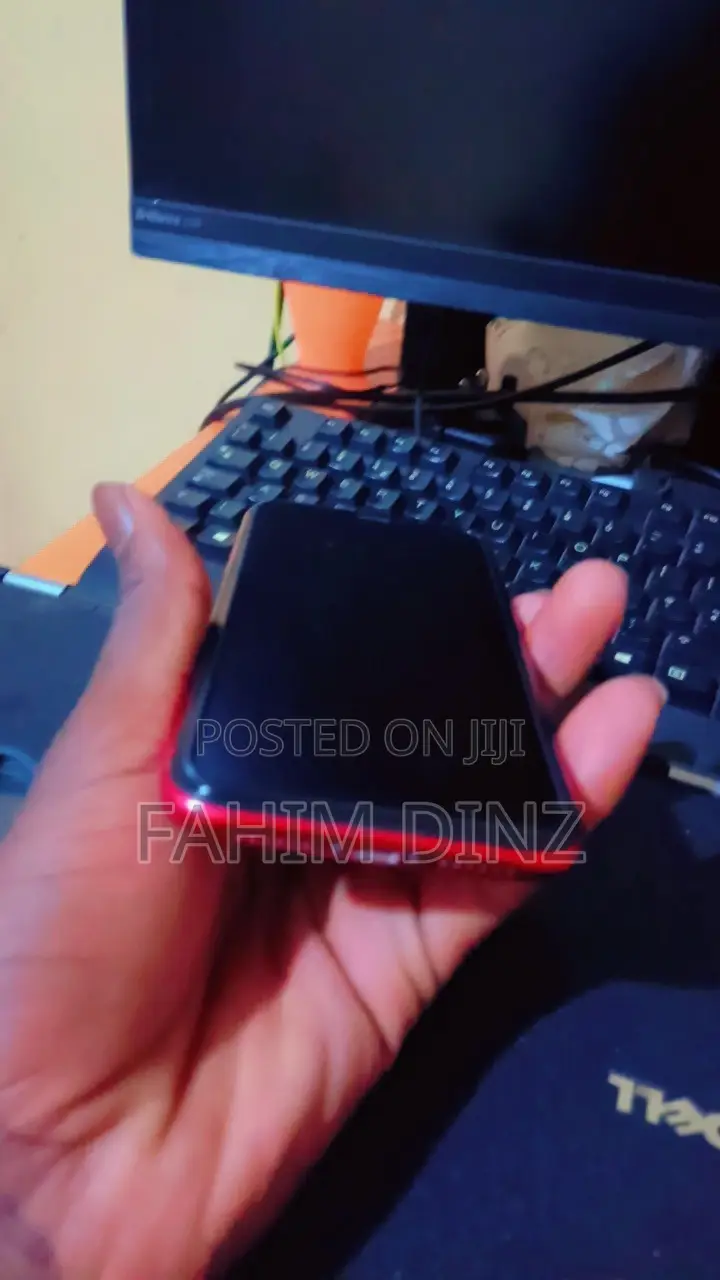 Apple iPhone XR 64 GB Red