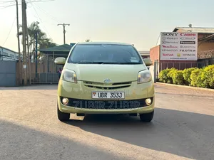 Toyota Passo Sette 2010 Blue