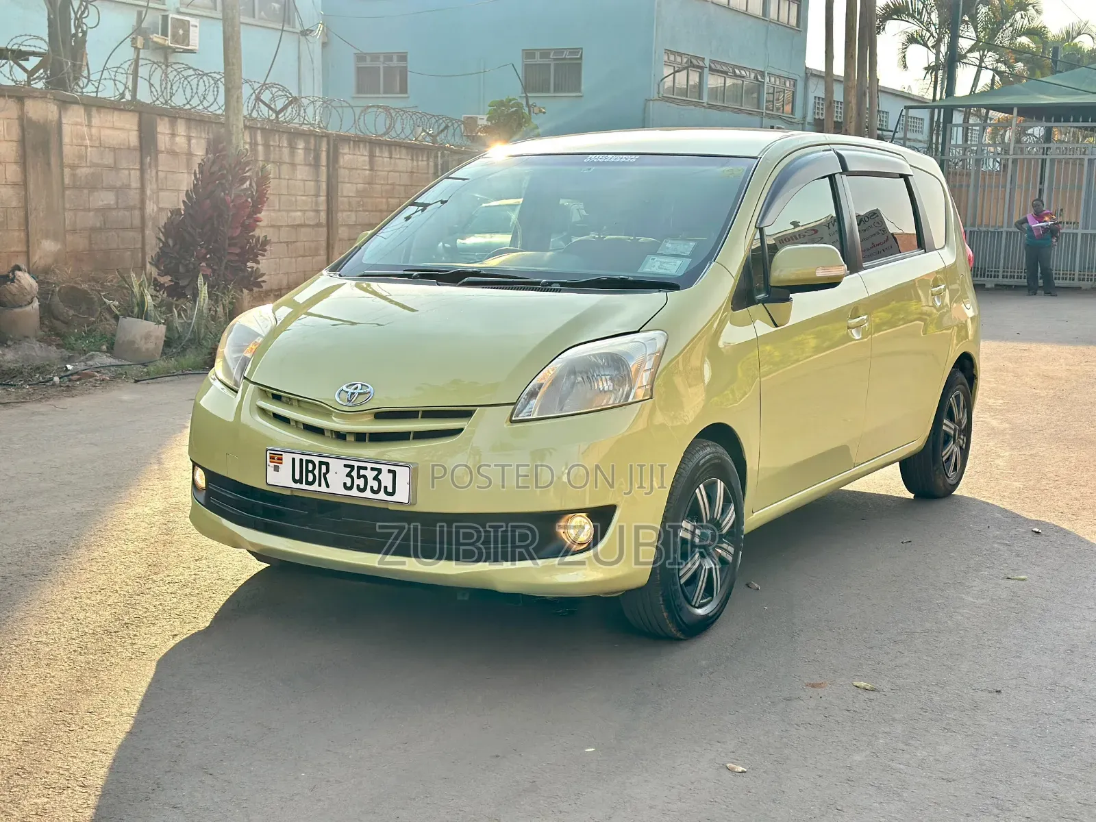 Toyota Passo Sette 2010 Blue