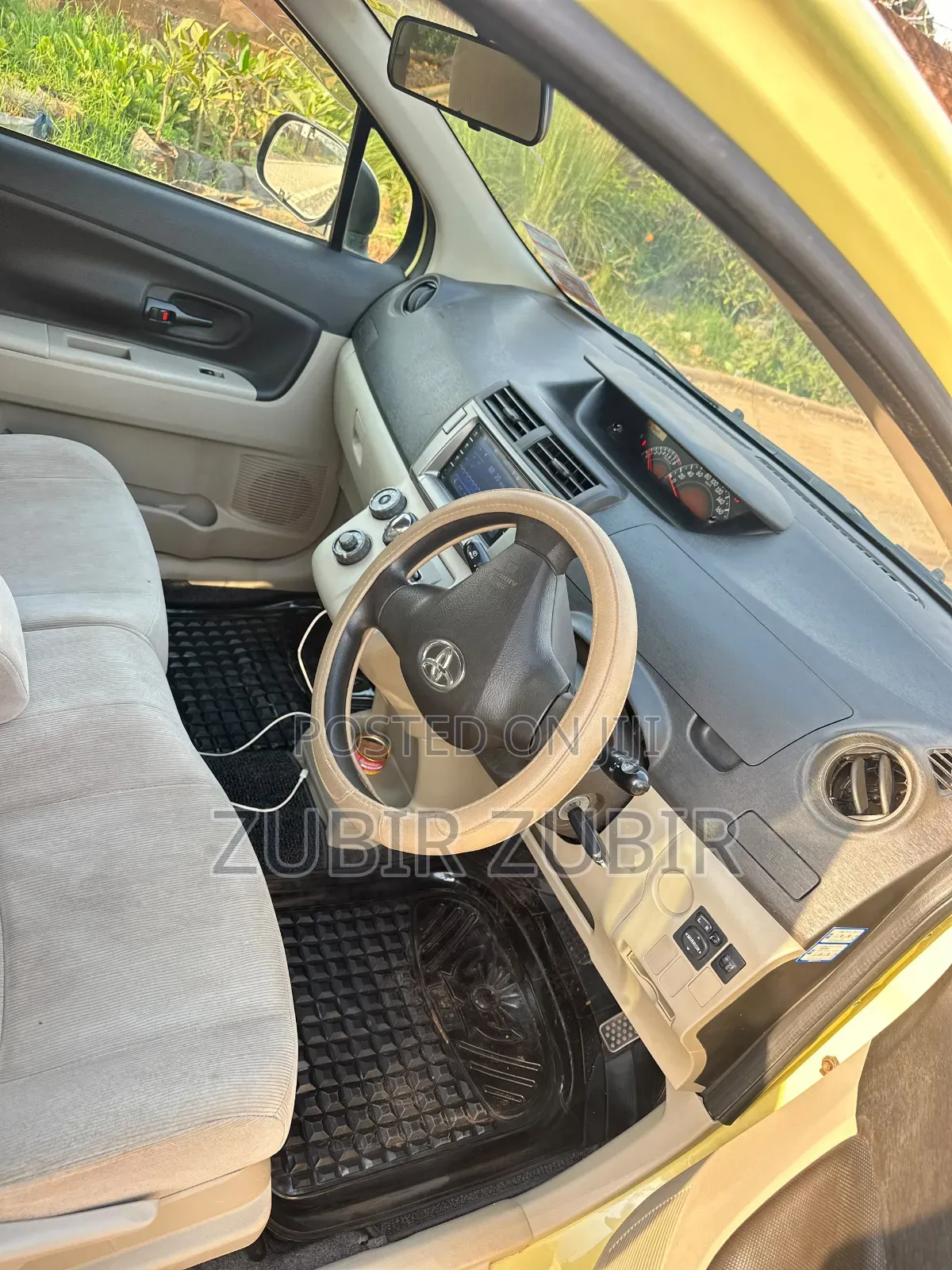 Toyota Passo Sette 2010 Blue