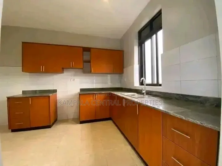 2bdrm Apartment in Kitende Entebbe Road, Central Division for rent