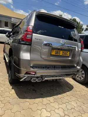 Toyota Land Cruiser Prado 2018 Brown