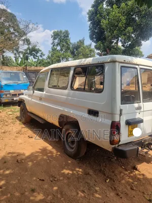 Toyota Land Cruiser 70 1989 White