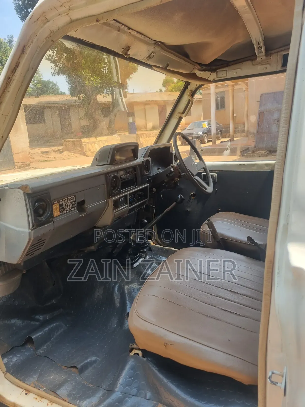Toyota Land Cruiser 70 1989 White