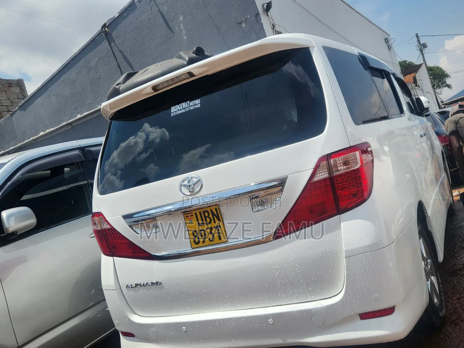 Toyota Alphard 2010